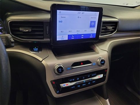 Used 2021 Ford Explorer XLT w/ Equipment Group 202A image 22