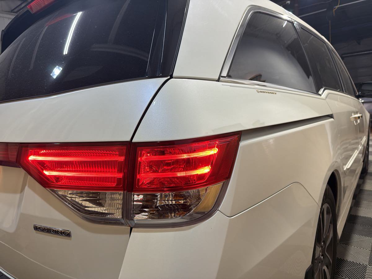 Used 2015 Honda Odyssey Touring Elite image 10