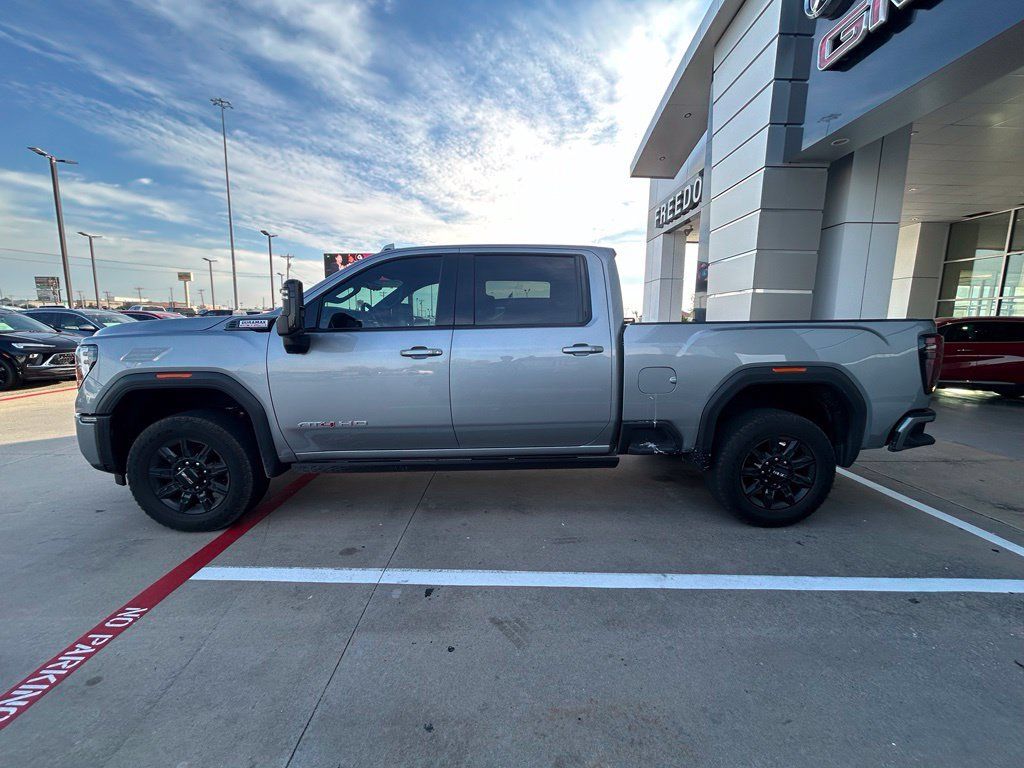 Used 2025 GMC Sierra 2500 AT4 w/ AT4 Premium Plus Package AWD/4WD image 2