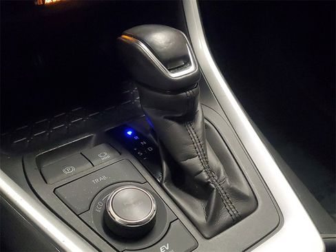 Certified 2024 Toyota RAV4 SE image 27