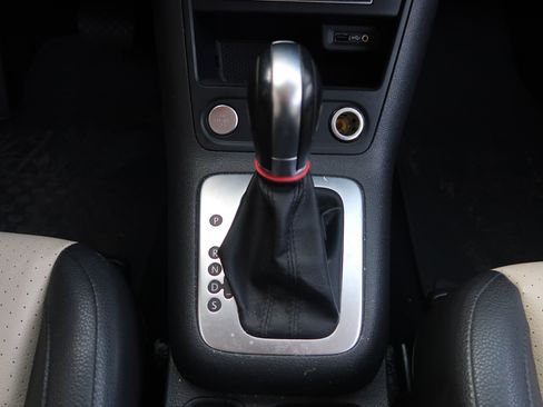 Used 2017 Volkswagen Tiguan S image 20