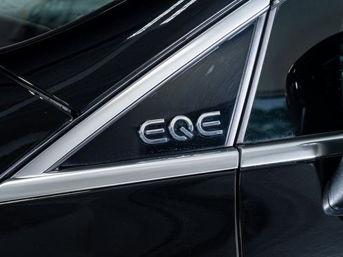 Used 2023 Mercedes-Benz EQE 350+ 4MATIC SUV w/ Exclusive Trim Package image 21