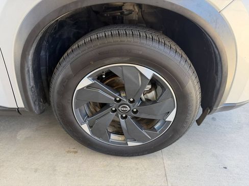 Used 2025 Nissan Rogue SV AWD/4WD image 32