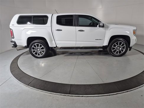 Used 2018 GMC Canyon Denali image 5