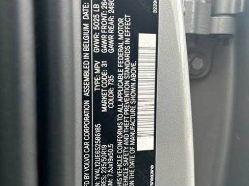 Certified 2025 Volvo XC40 B5 Plus AWD/4WD image 29