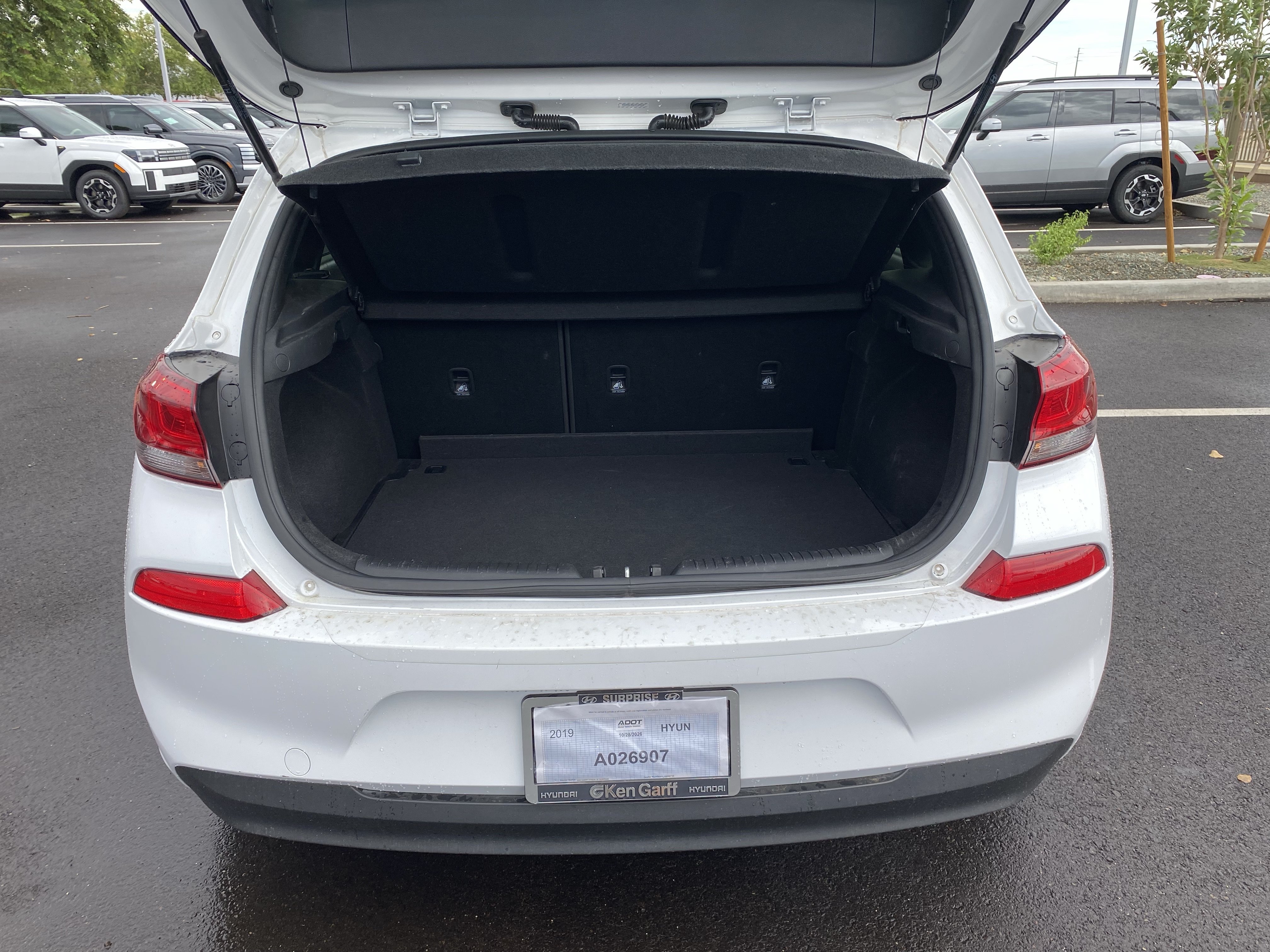 Used 2019 Hyundai Elantra GT FWD image 14