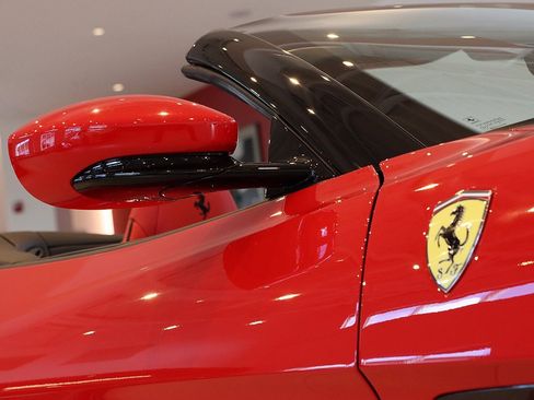 Certified 2022 Ferrari Portofino M image 14