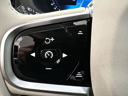 New 2026 Volvo XC60 B5 Ultra w/ Climate Package AWD/4WD image 13