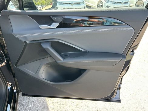 New 2026 Volkswagen Tiguan SEL R-Line image 45