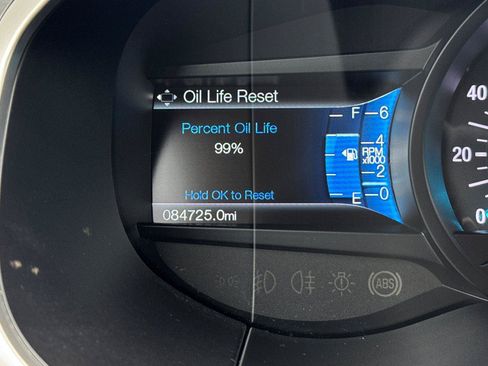 Used 2018 Ford Edge SEL w/ Equipment Group 201A FWD image 3