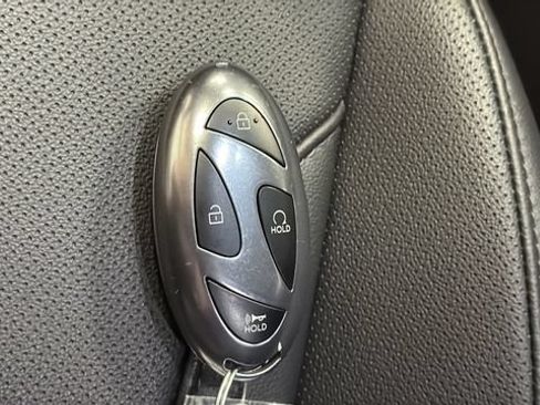 Used 2025 Hyundai Santa Cruz SEL AWD/4WD image 40