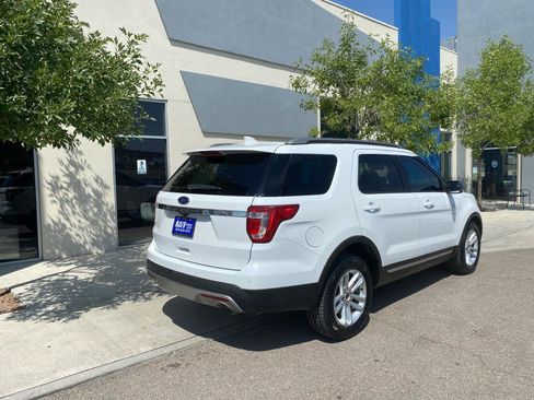 Used 2017 Ford Explorer XLT FWD image 8