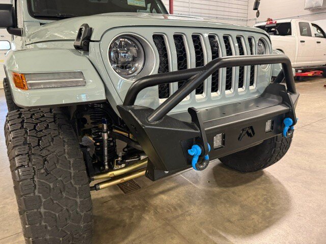 Used 2023 Jeep Wrangler Unlimited Sahara w/ Dual Top Group AWD/4WD image 2