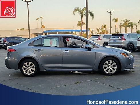 Used 2020 Toyota Corolla LE FWD image 4
