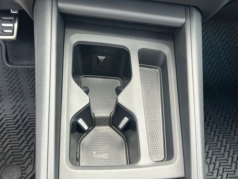 New 2026 Volkswagen Tiguan SE R-Line FWD image 32