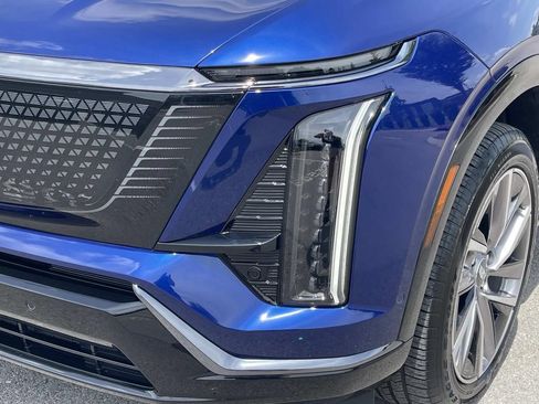 Used 2026 Cadillac Vistiq Sport w/ LPO, Floor Liner Package AWD/4WD image 9