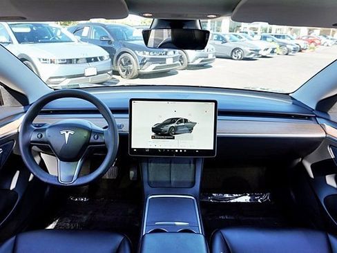 Used 2023 Tesla Model 3 Standard Range image 19