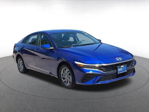 Certified 2024 Hyundai Elantra SEL FWD image 1