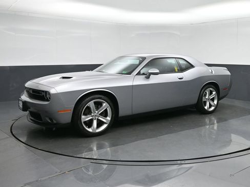 Used 2018 Dodge Challenger SXT w/ Super Sport Group (SS/T) image 3