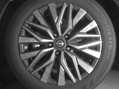 Used 2025 Nissan Altima 2.5 SV image 12