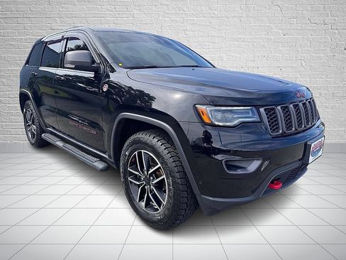 Used 2021 Jeep Grand Cherokee Trailhawk w/ Trailhawk Luxury Group AWD/4WD image 3