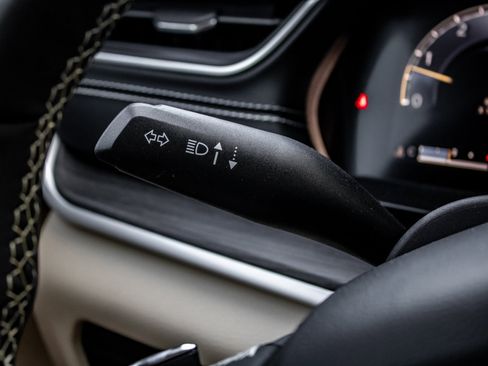 Used 2024 Jeep Grand Cherokee Limited AWD/4WD image 27