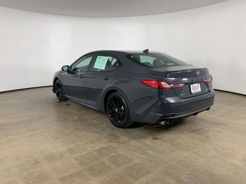 Used 2025 Toyota Camry SE image 14