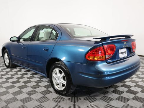 Used 2002 Oldsmobile Alero GL w/ Sun & Sound Pkg FWD image 4