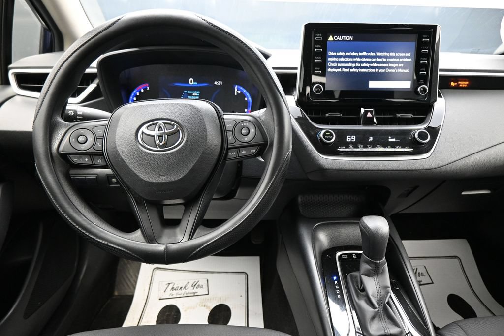 Used 2020 Toyota Corolla LE FWD image 13