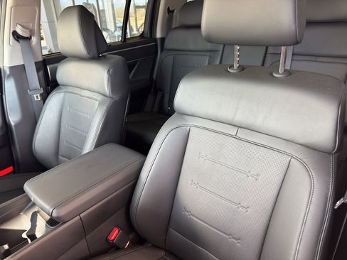 Used 2025 Hyundai Santa Fe Limited image 9