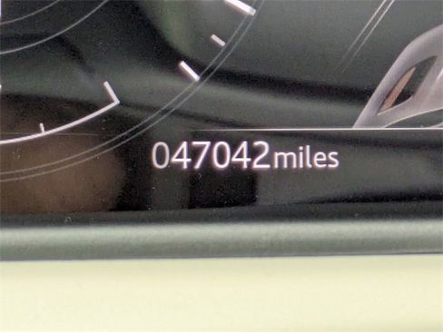 Used 2021 Land Rover Range Rover Velar R-Dynamic S image 35