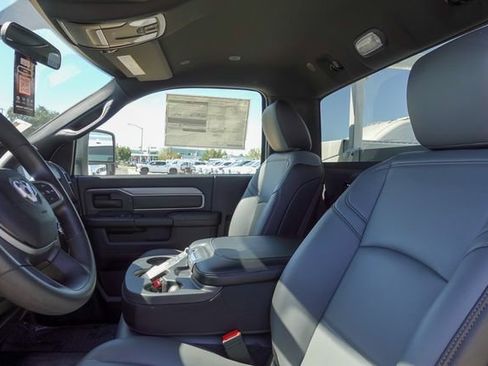 New 2024 RAM 3500 Tradesman w/ Chrome Appearance Group image 17