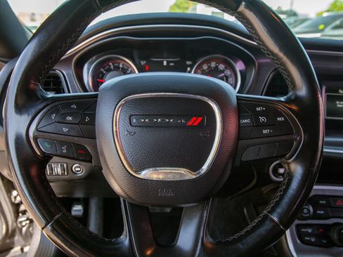 Used 2017 Dodge Challenger SXT RWD image 10