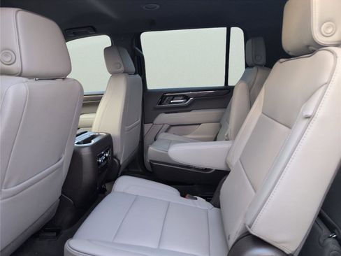 New 2025 GMC Yukon XL Elevation w/ LPO, Elevation Black Package image 18