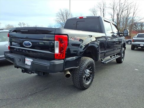 Used 2019 Ford F250 XLT w/ XLT Premium Package image 6