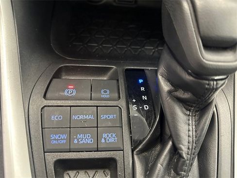 Used 2019 Toyota RAV4 XLE w/ Carpet Mat Package image 29