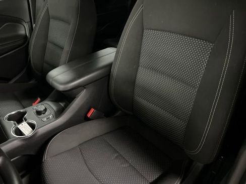 Certified 2023 GMC Terrain SLE w/ Driver Convenience Package image 18