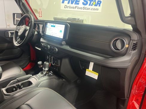 New 2025 Jeep Gladiator Sport image 24