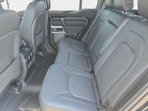 Used 2023 Land Rover Defender 110 S image 13