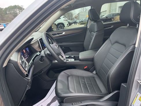 Certified 2025 Volkswagen Atlas SEL image 29