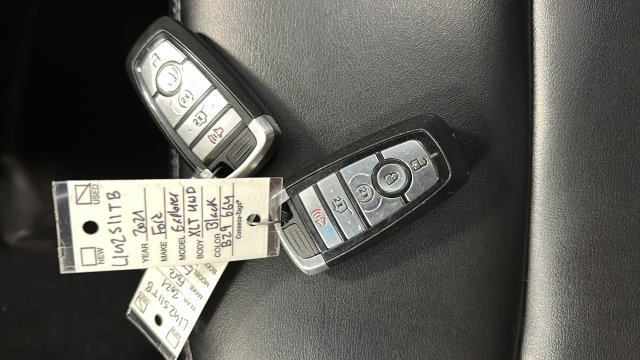 Used 2021 Ford Explorer XLT w/ Equipment Group 202A AWD/4WD image 41