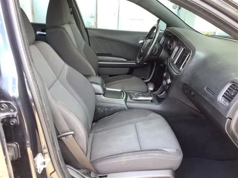 Used 2019 Dodge Charger SXT image 12
