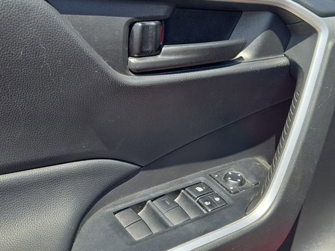 Used 2023 Toyota RAV4 LE AWD/4WD image 39