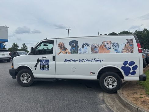 Used 2019 Chevrolet Express 2500 RWD image 12