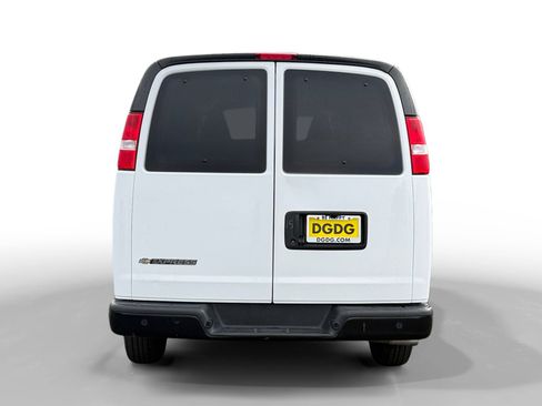 Used 2023 Chevrolet Express 3500 LS image 4