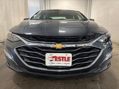 Used 2020 Chevrolet Malibu LT w/ Leather Package FWD image 2