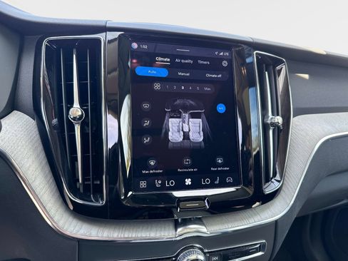 Certified 2025 Volvo XC60 B5 Plus image 26