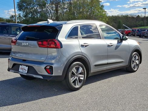 Certified 2022 Kia Niro LXS image 6
