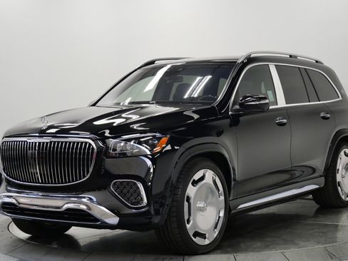 Used 2025 Mercedes-Benz Maybach GLS 600 4MATIC image 5