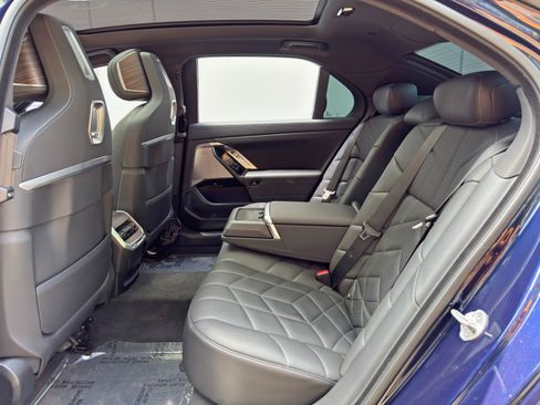 Used 2023 BMW 760i xDrive w/ Executive Package AWD/4WD image 51